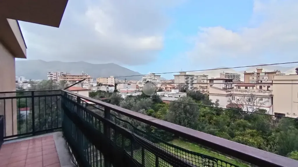 Rõdu - Modernised Apartment with Balcony in Palermo