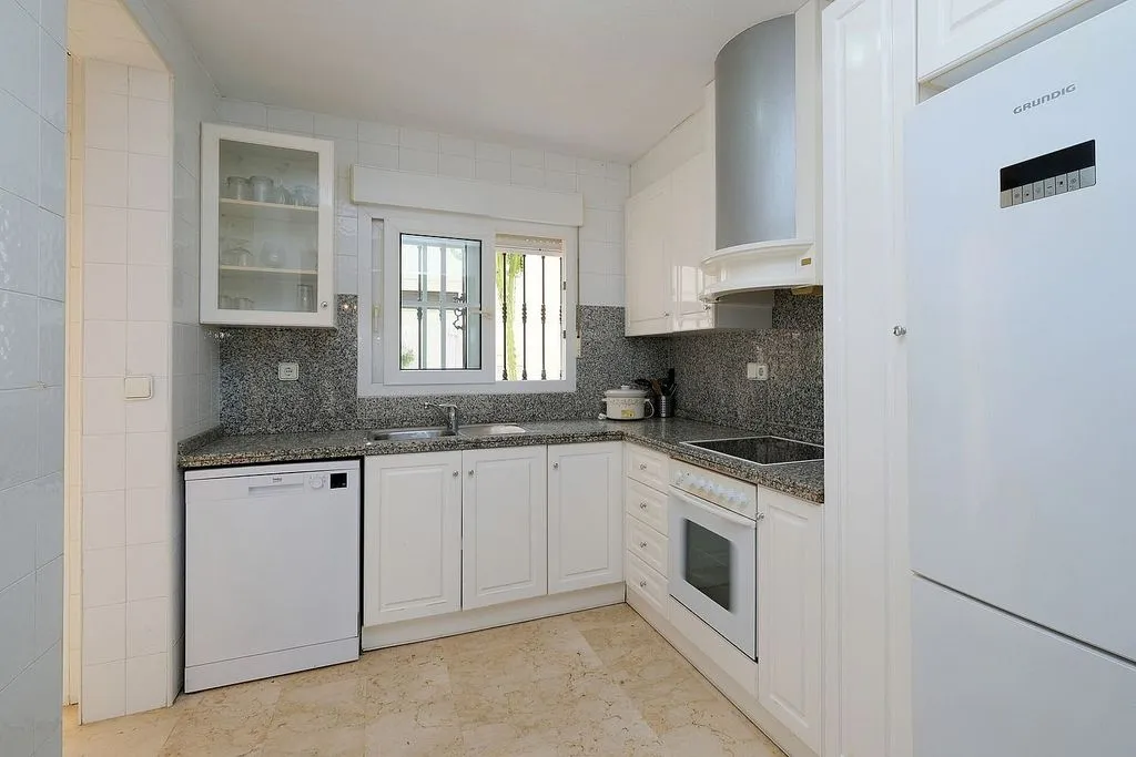 Cuisine - Terraced House with Pool in Villa Martin