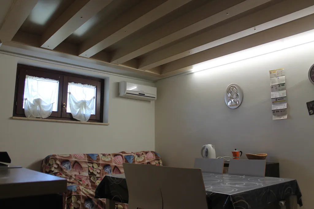 Sala da pranzo - Apartment with Balcony in Mentana