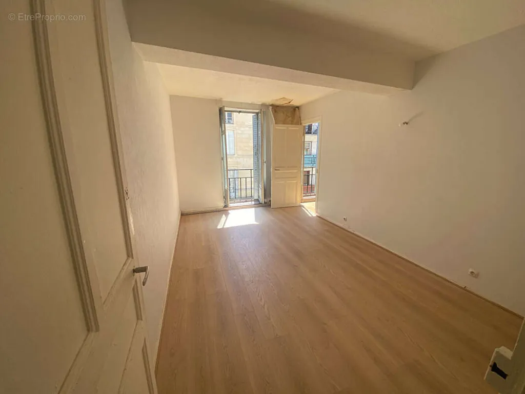Pièces - Appartement à Rénover avec Balcon à Dijon