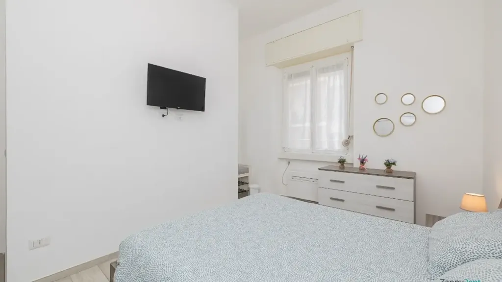 Chambres - Brightly Laid-out Flat with Balcony in Milan