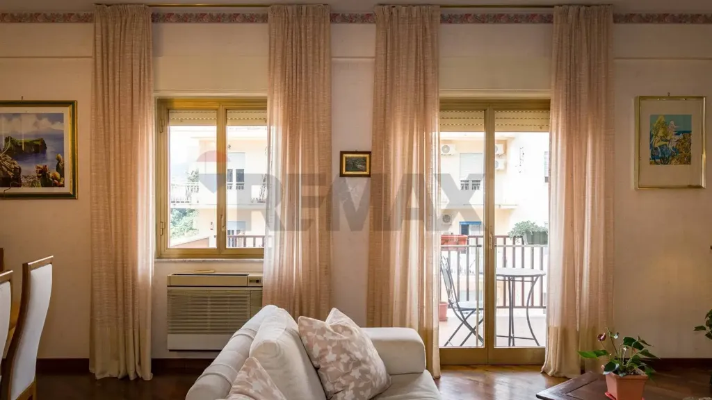Elutuba - Spacious Apartment with Balcony in Palermo