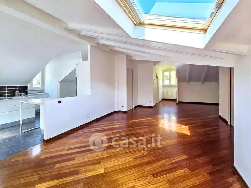 Pièces - Mansard Apartment with Terrace in Monza