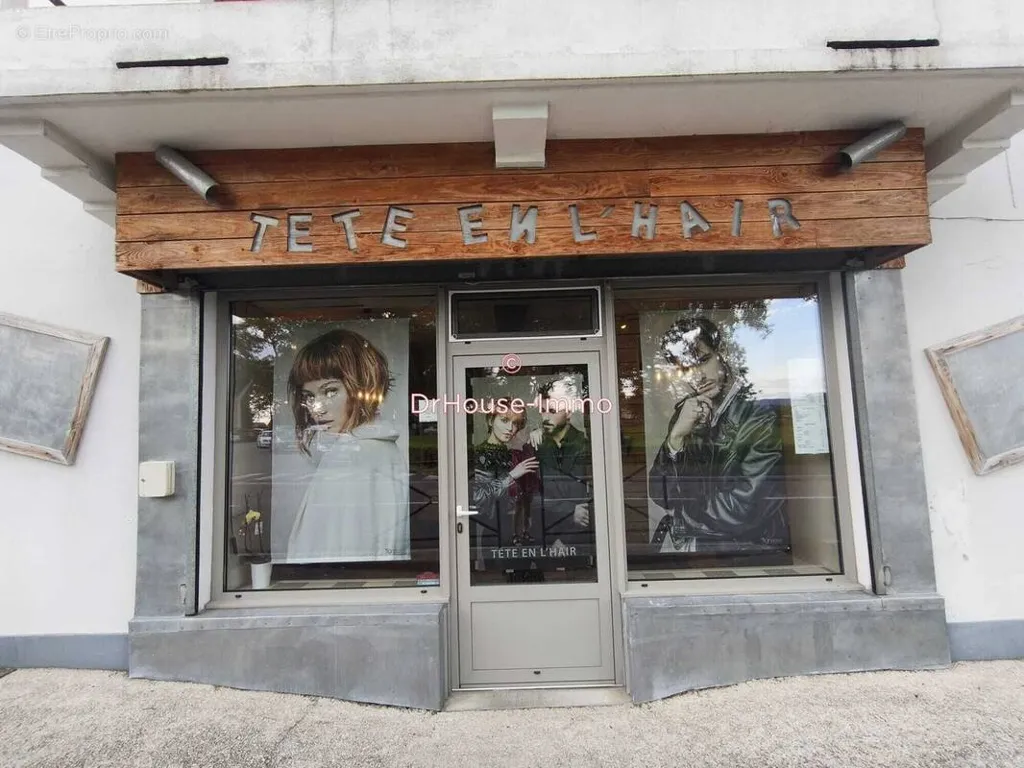 Extérieur - Salon de Coiffure avec Appartement à Ledeuix