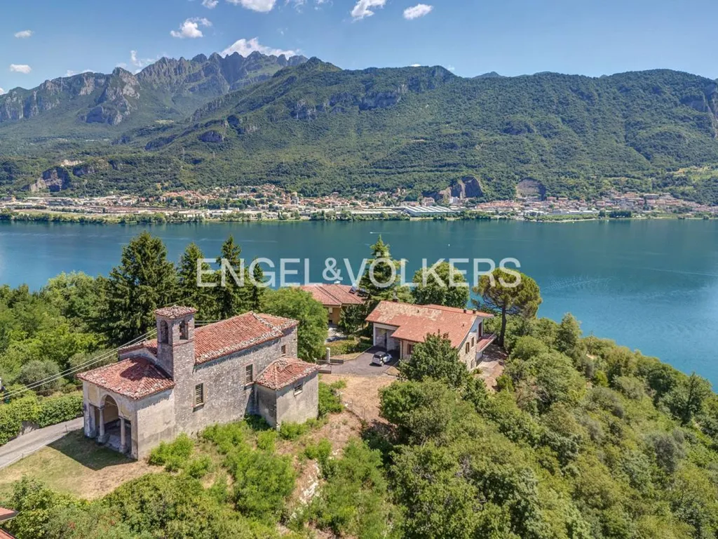 Villa with Lake View in Galbiate
