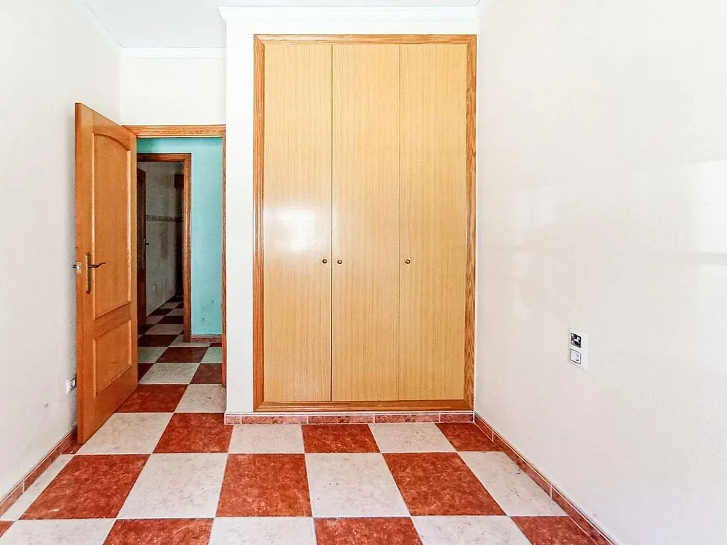 Esik - Ground Floor Flat for Renovation in Almoines