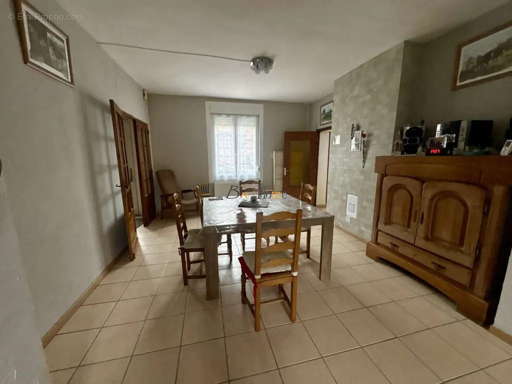 Salle à manger - Corps de Ferme avec Jardin à Bertincourt