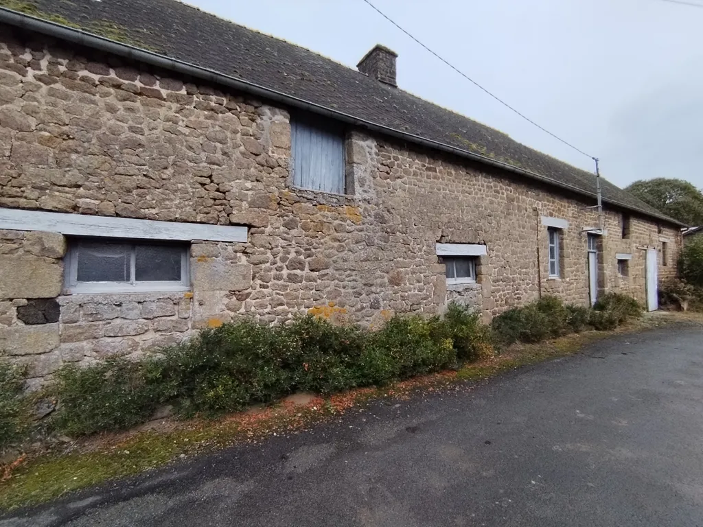 6-toaline maja asukohas Fleurigné