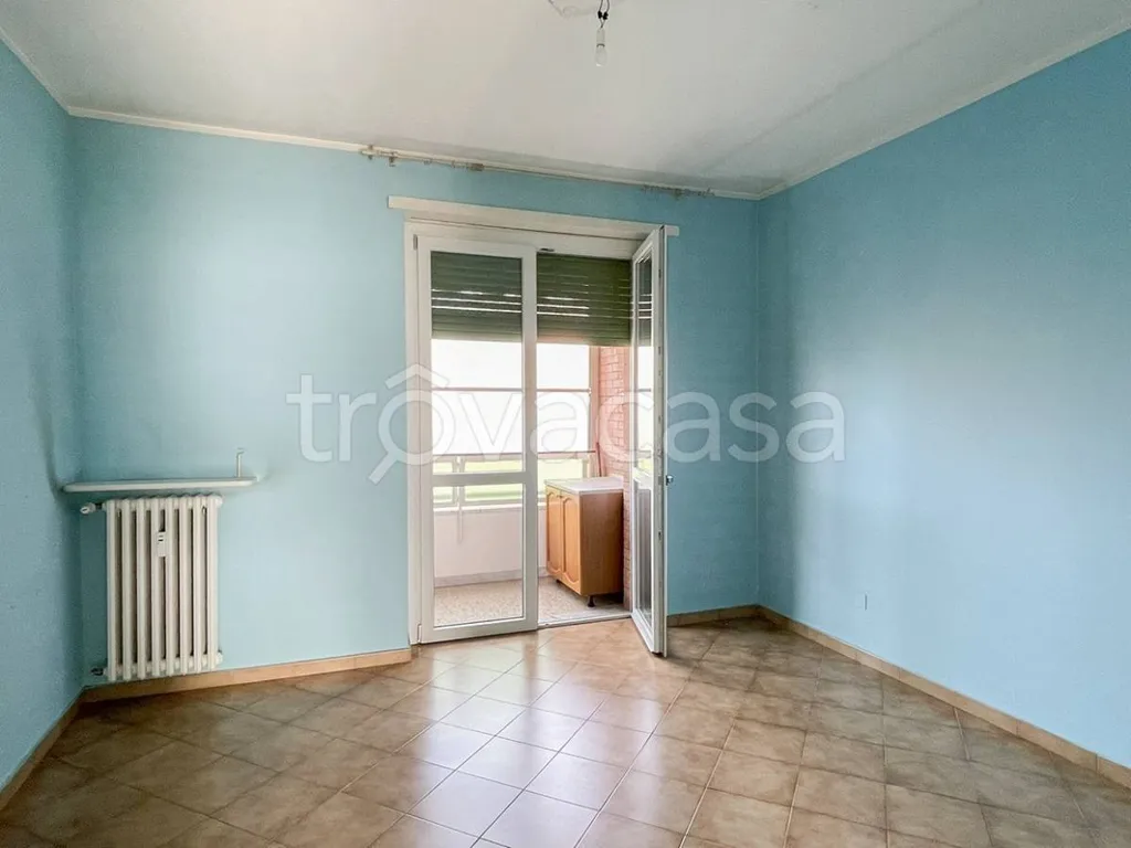 Stanze - Spacious 4-Bedroom Apartment with Balconies in Piossasco