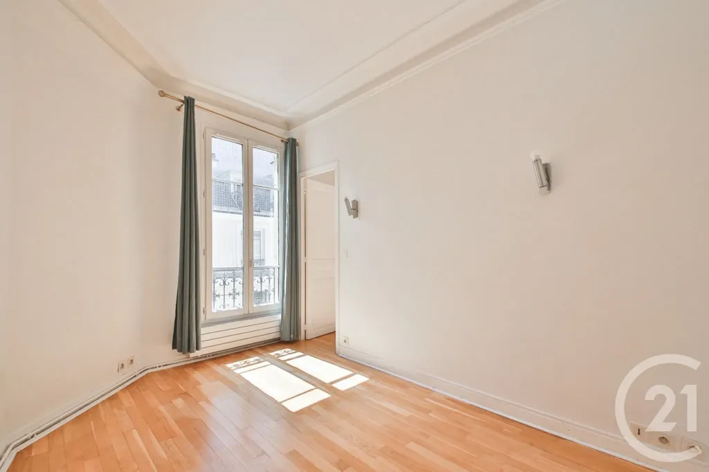 Stanze - 2-Bedroom Parisian Flat with Courtyard View