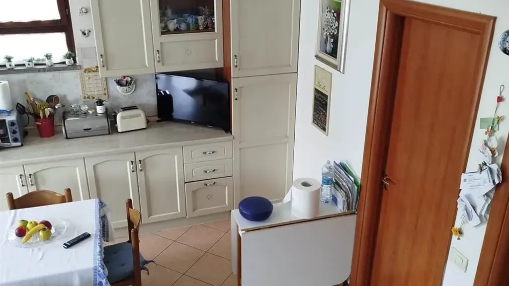 Salle à manger - Two-Level Apartment with Balcony in Campi Bisenzio