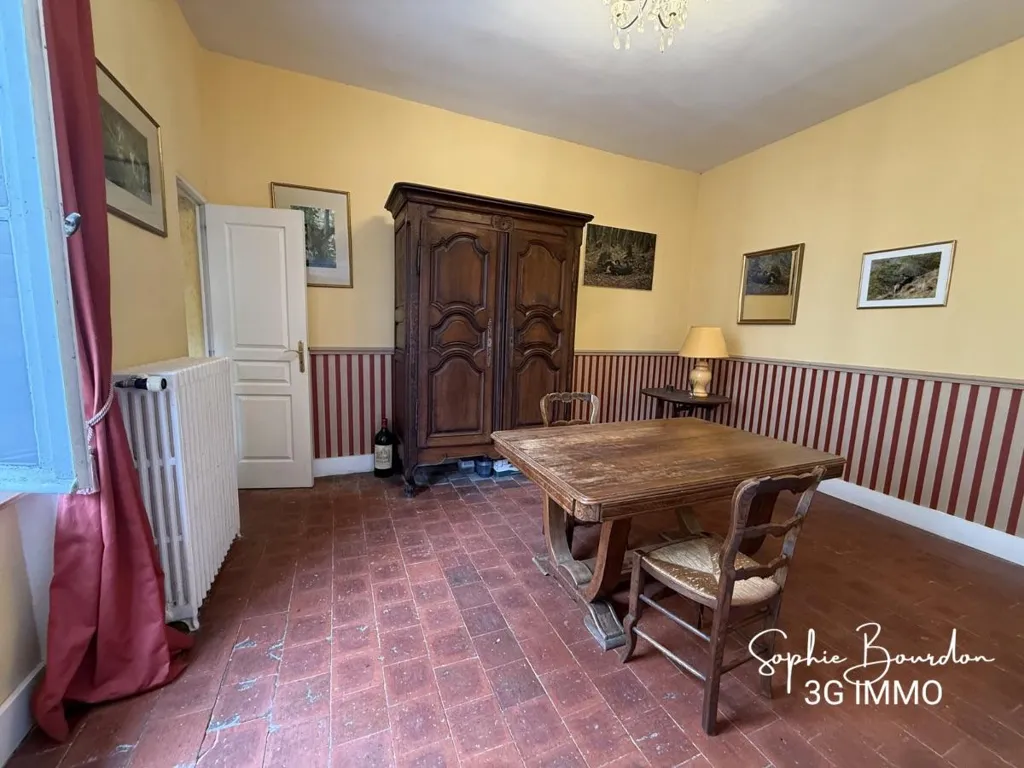 Salle à manger - Maison Ancienne avec Cour à Auxerre