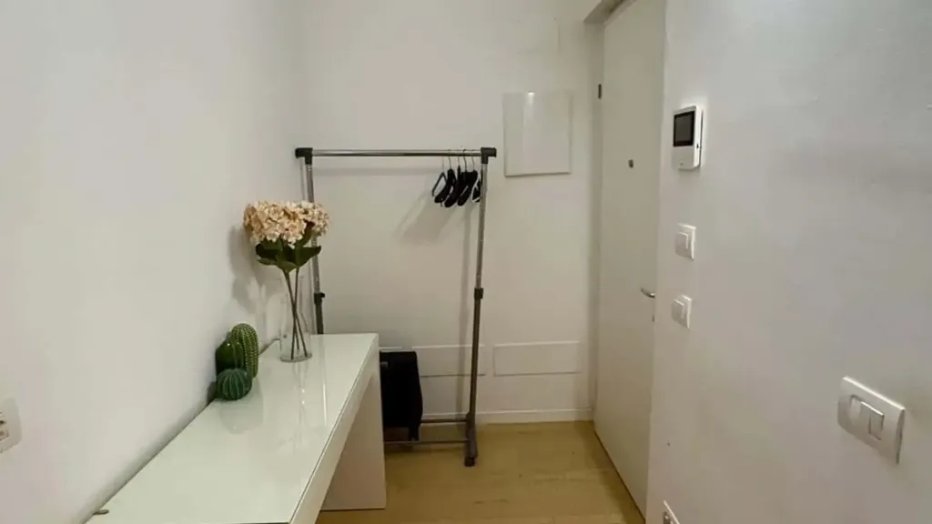 hallway_entrance