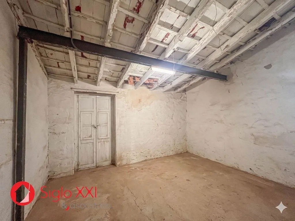 Pièces - Open-Plan House with Terrace in Madrigal