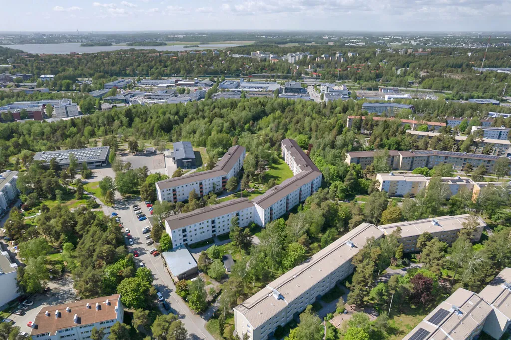 Aerial - Compact Triplex with Balcony in Roihuvuori, Helsinki