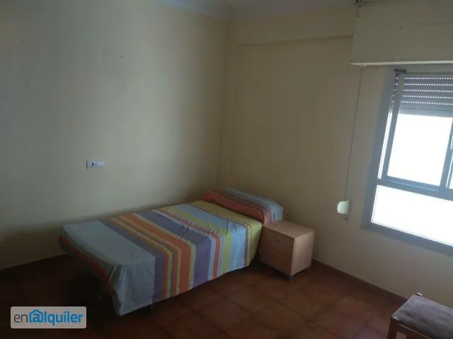 Bedrooms - Furnished Flat, High Street, University Proximity
