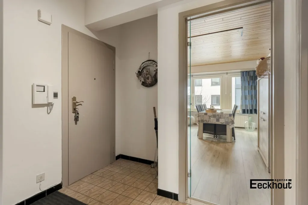 hallway_entrance