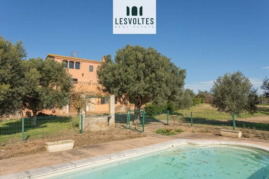 Piscina - Refurbished Farmhouse with Pool in Corçà