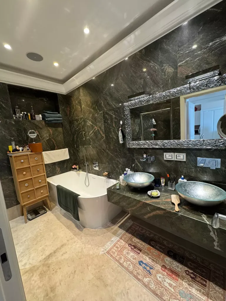 Salles de bain - Appartement Luxueux avec Vue Mer à Menton