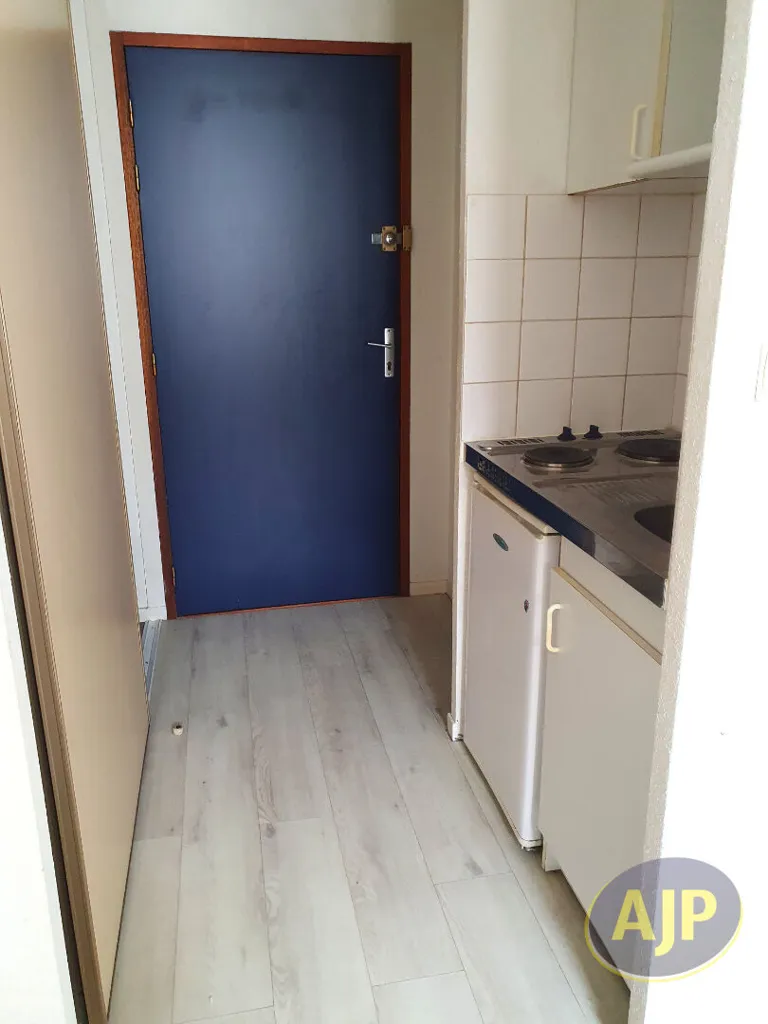 Cuisine - Studio Lumineux avec Vue Cour à Nantes