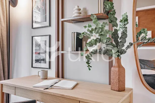 Bureau - Appartement Meublé avec Ascenseur à Paris 6ᵉ