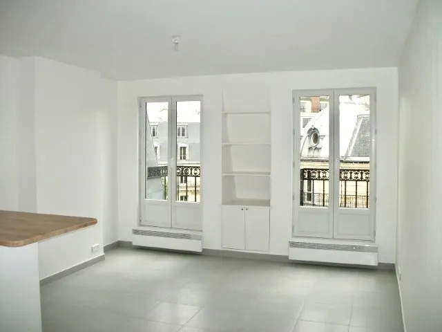 Living Room - Bright 2-Bed Flat near Saint-Lazare, Paris
