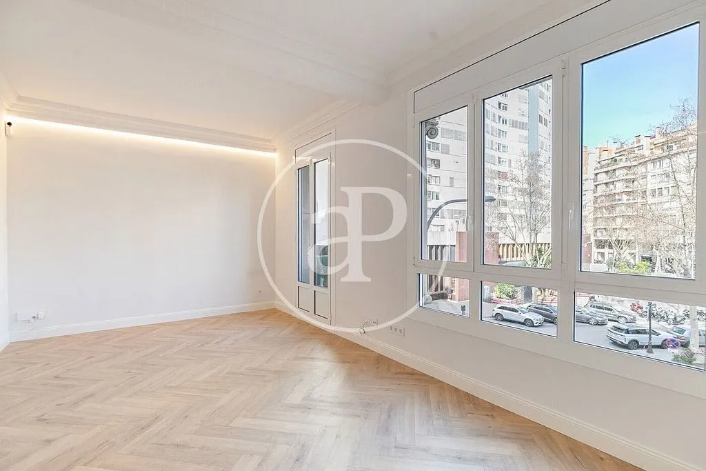 Pièces - Contemporary Flat with Balcony in Eixample