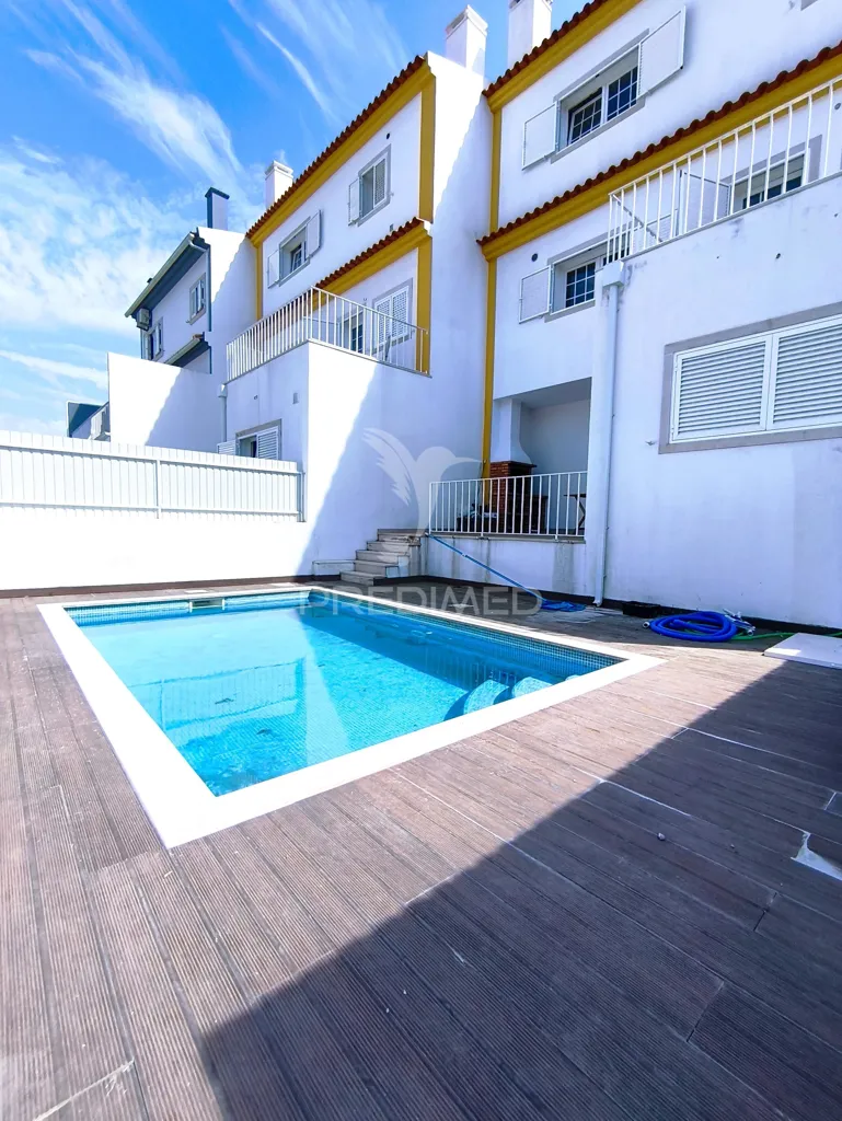 Bassein - Semi-New House with Pool in Sesimbra