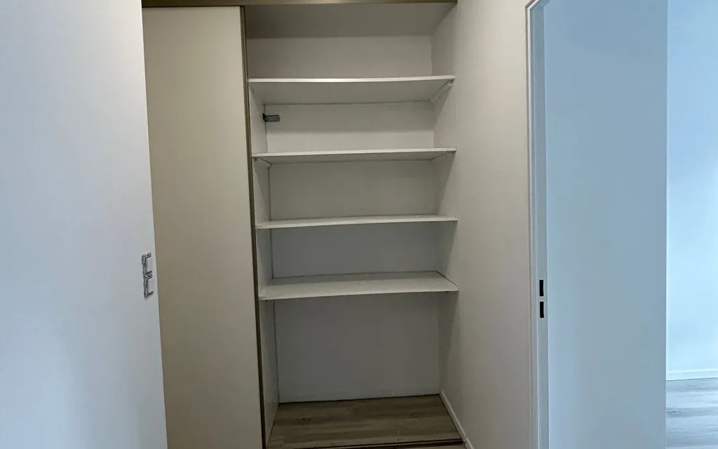 Toad - T2 Apartment with Parking in Reims