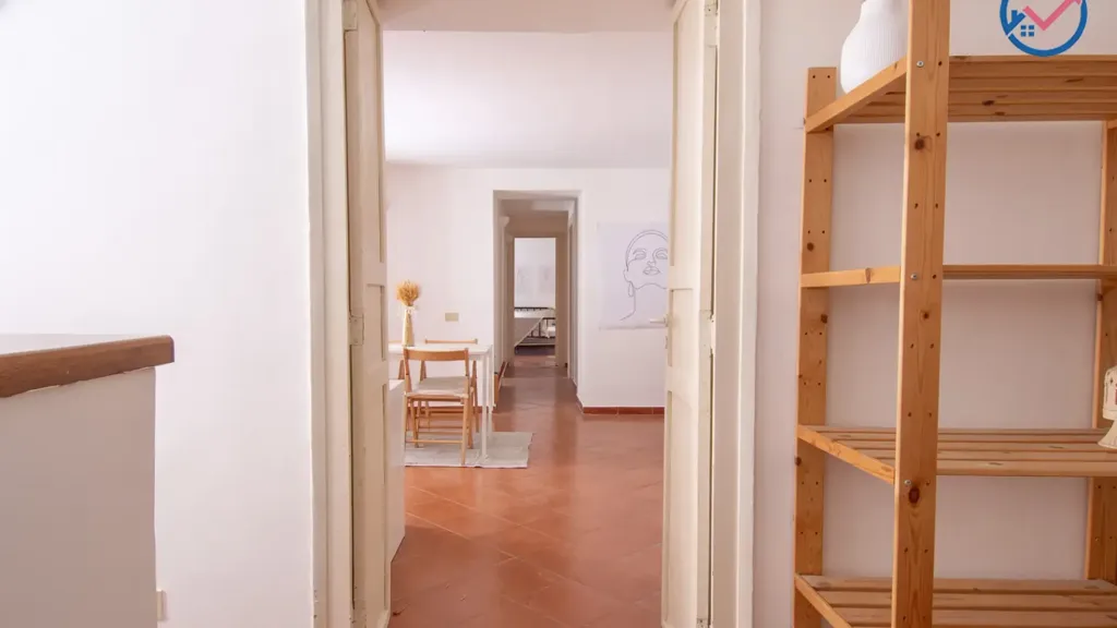 Hallway - Trilocale with Private Garage in Palermo