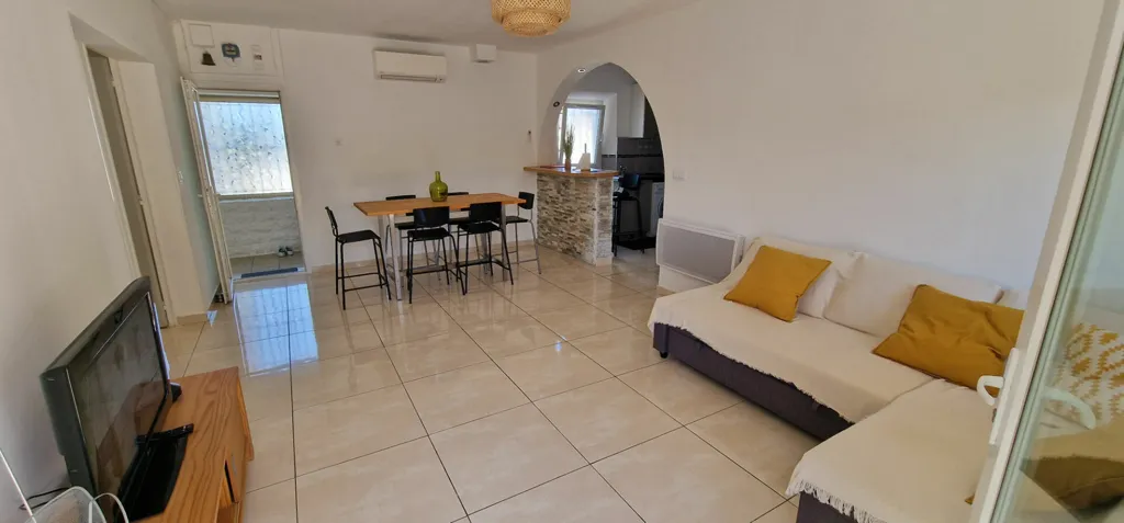 Elutuba - Ground-Floor Villa with Garden in Saint-Victoret