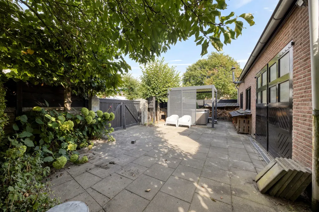 Giardino - Historic House with Dachshaus in Lienden