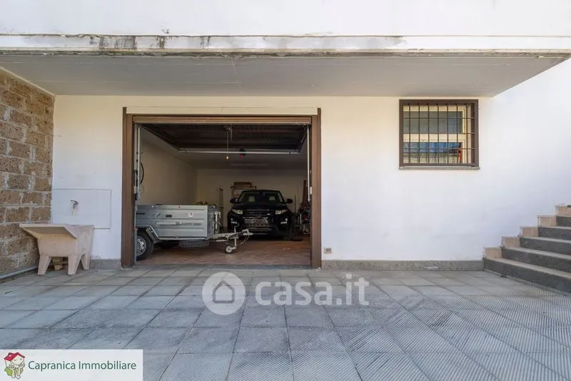 Garage - Bifamiliar Villa with Private Garden in Capranica