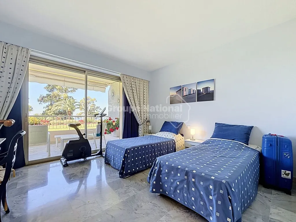 Chambres - Appartement avec Vue Mer et Piscine à Cannes