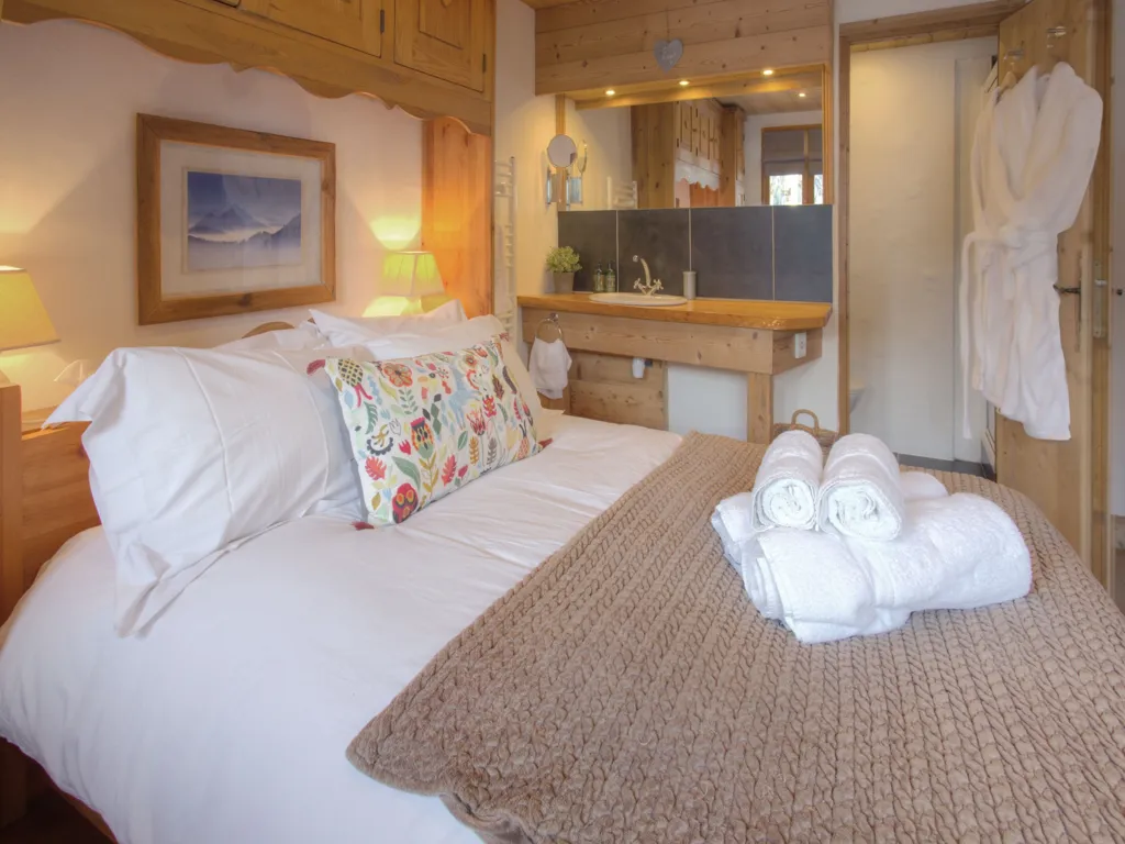 Bedrooms - Chalet with Ski-in/Ski-out Access in La Clusaz