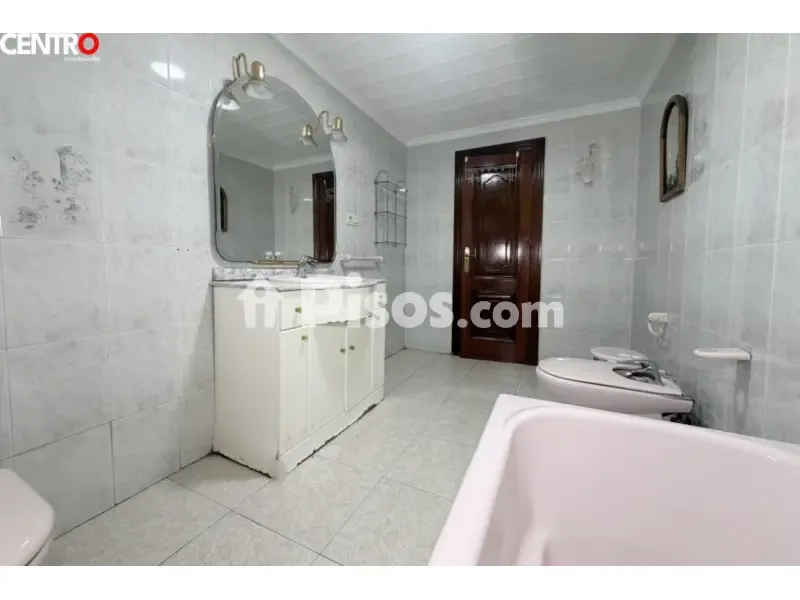 Vannitoad - Spacious Apartment with Balcony in Santa Clotilde