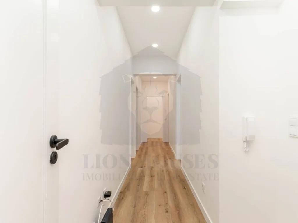 Esik - Luxury Flat with East-West View in Setúbal