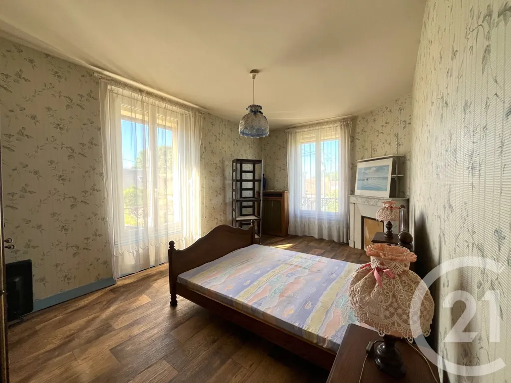 Maison à Rénover avec Jardin à Sermaise