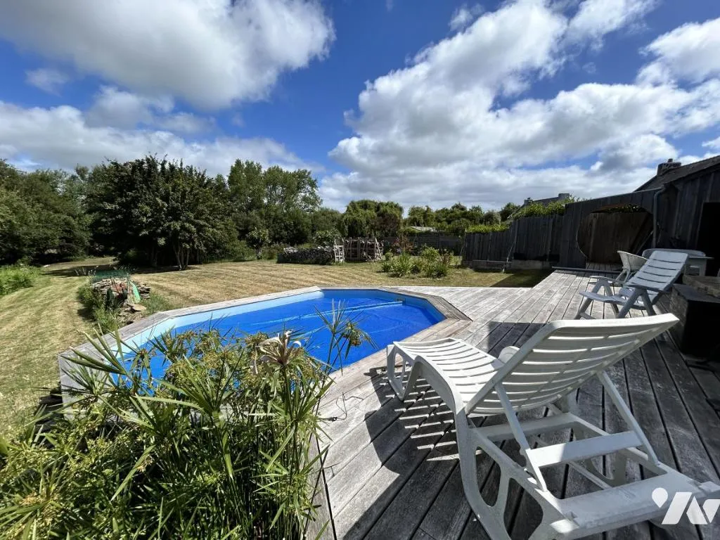 Piscina - Contemporary Villa with Pool in Locmaria