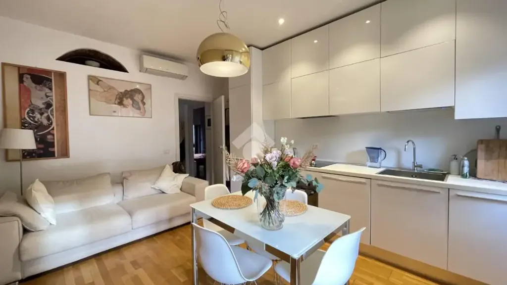 Elutuba - Fully Furnished Flat with Balconies in Milan