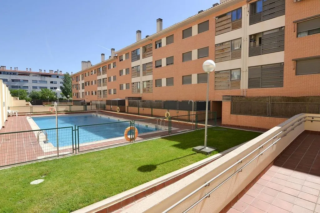 Bassein - Apartment with Pool in La Dehesa, Navalcarnero