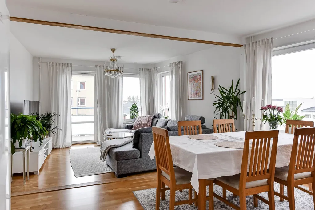 Sala da pranzo - Apartment with Balcony in Umeå