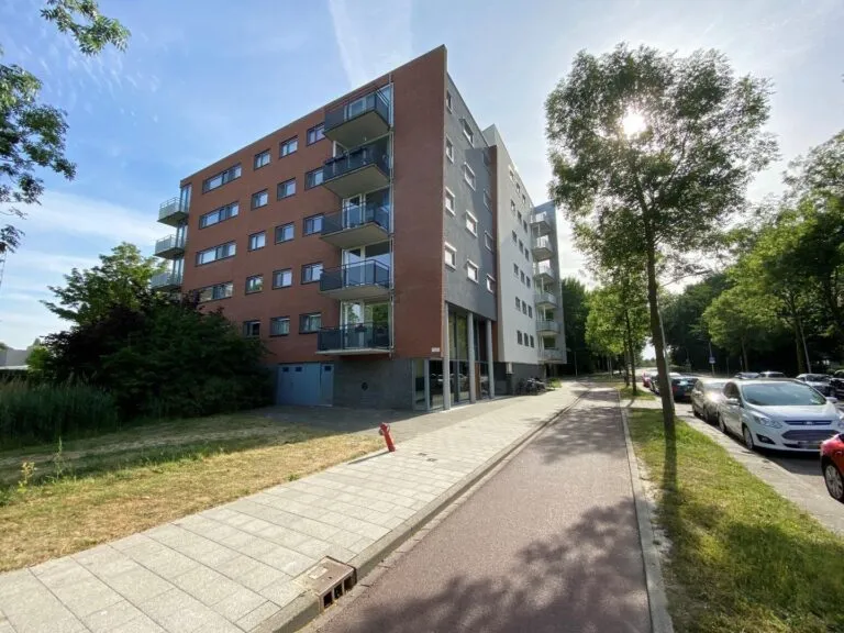 Extérieur - 3-Bedroom Apartment with Balcony in Leiden