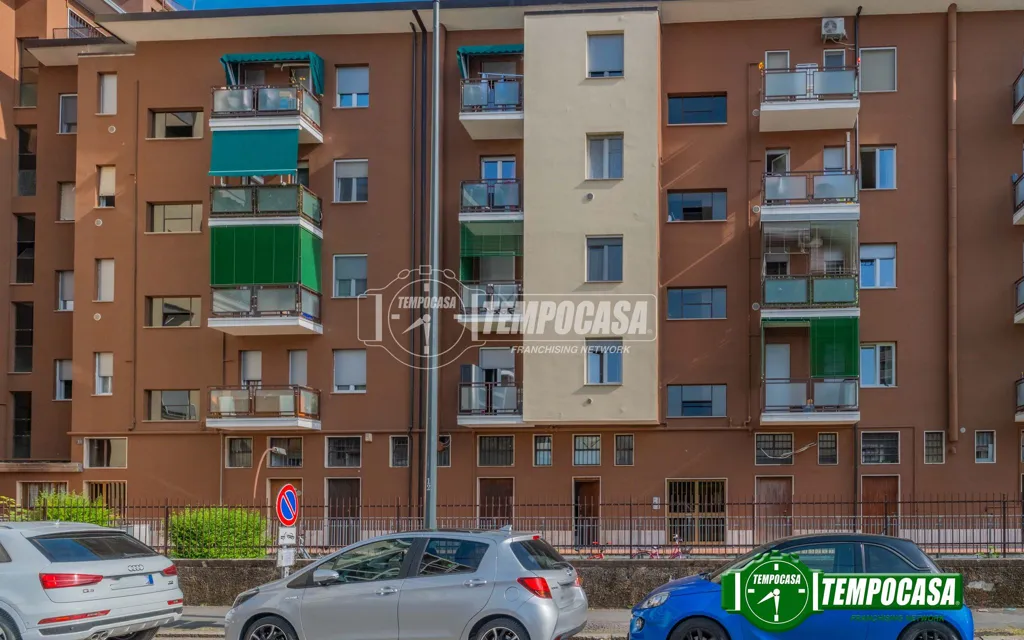 Välivaade - Bilocale with Balcony in Milan