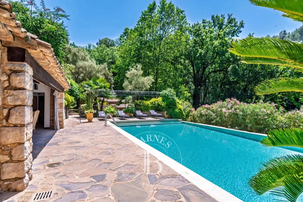 Piscine - Bastide Luxueuse avec Piscine à Grasse