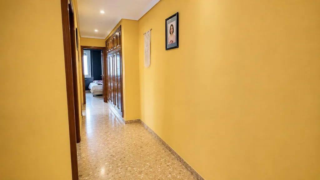 Esik - Semi-reformed Apartment with Double Orientation in Torrefiel