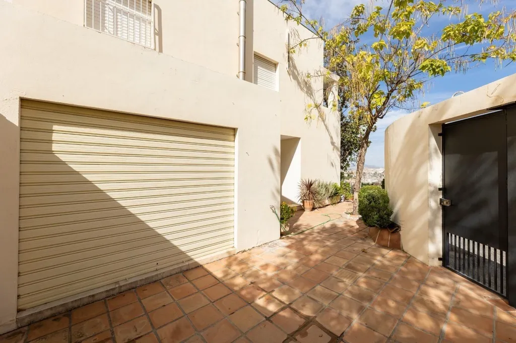 Giardino - Detached House with Private Pool in Granada