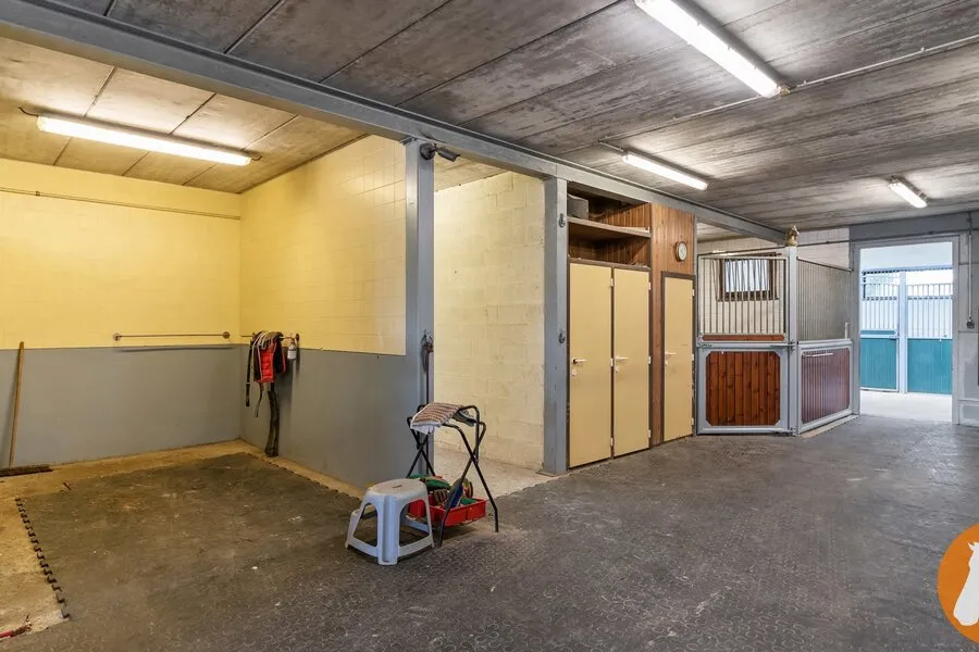 Garaaž - Equestrian Facility with Villa in Mechelen