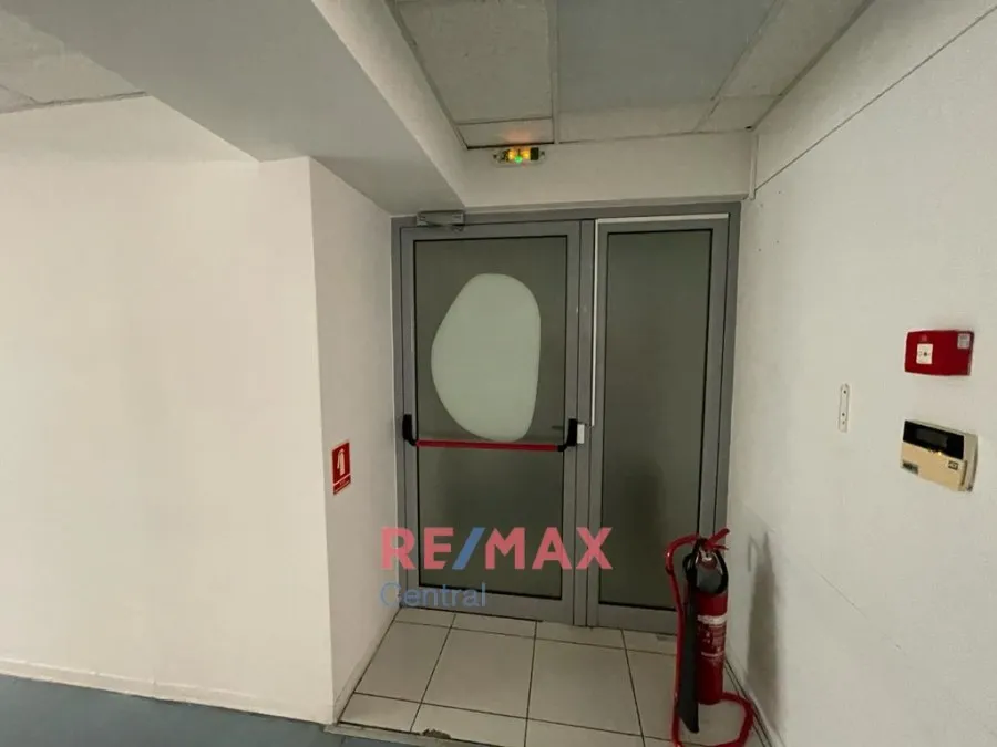 Entrée - Office for Rent with Sea View in Kallithea