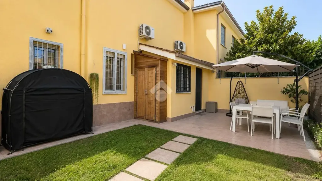 Terrasse - Ground Floor Trilocale with Garden in Anzio